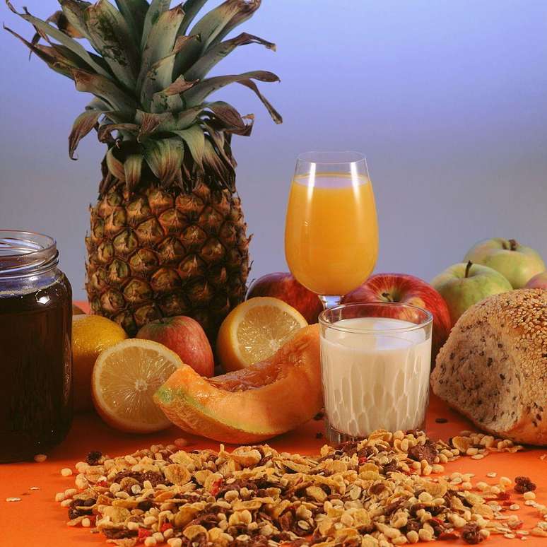 Os a&ccedil;&uacute;cares livres tamb&eacute;m s&atilde;o encontrados em sucos, xaropes e mel.