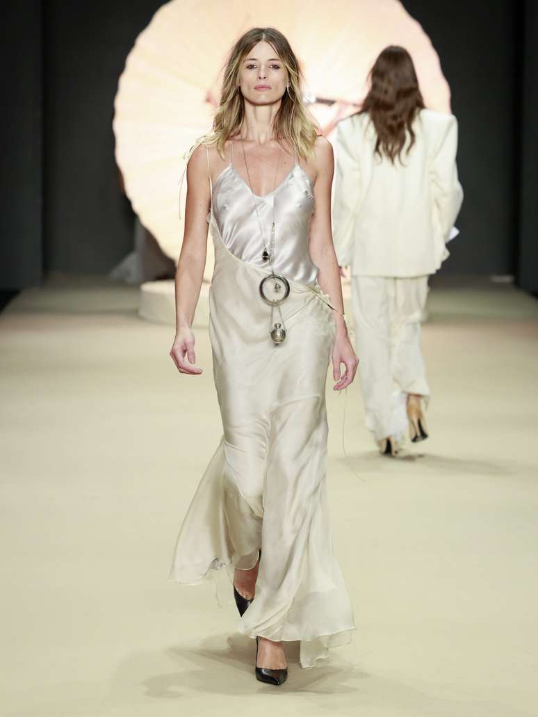 Desfile de Hel&ocirc; Rocha 