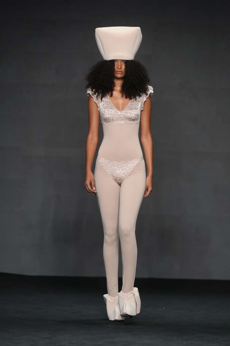 Desfile da Argalji no Rio Fashion Week 