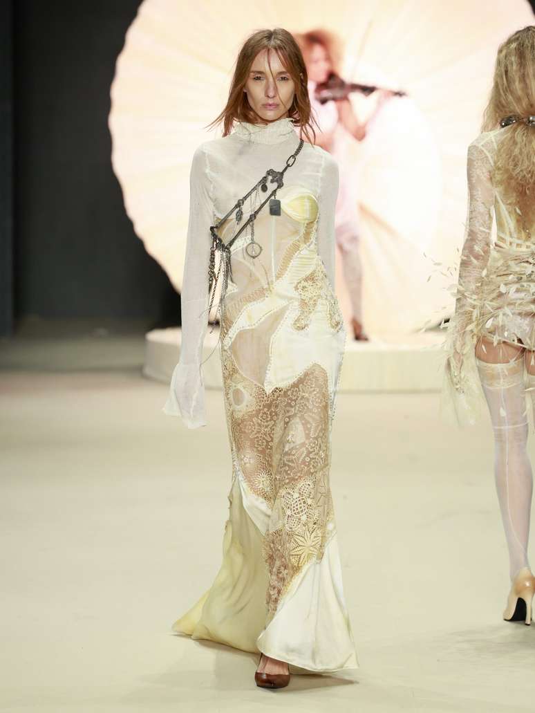 Desfile de Hel&ocirc; Rocha 