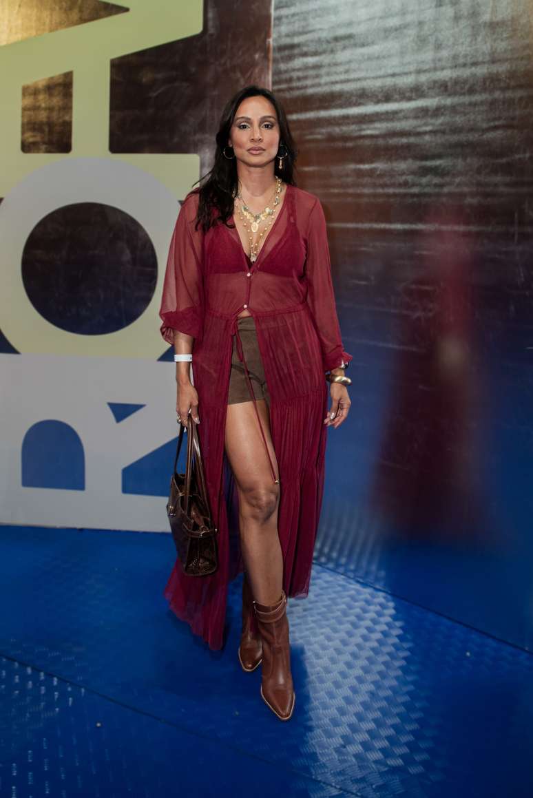 Tha&iacute;ssa Carvalho 