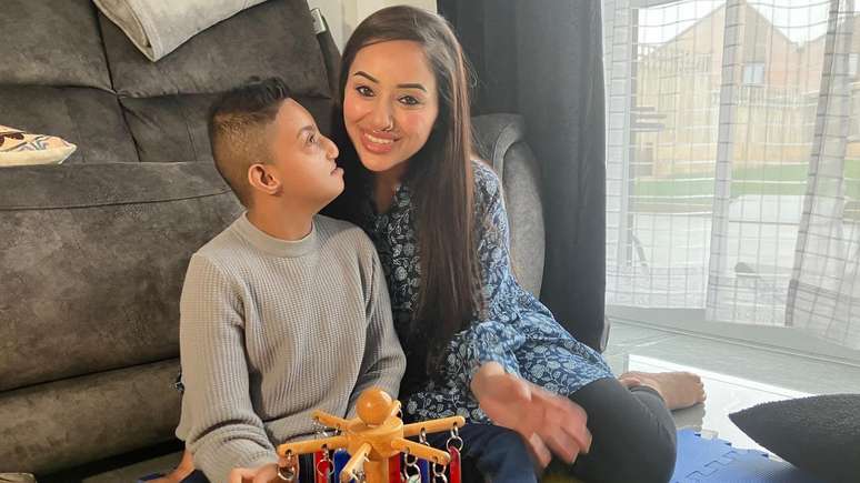 Kayan Khan recebeu a mesma marca de suplementos