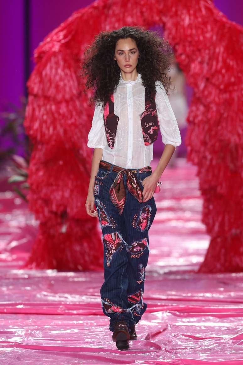 Desfile Isabela Capeto 