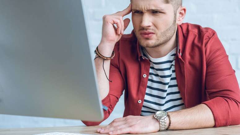 essa combina&ccedil;&atilde;o entre recorda&ccedil;&otilde;es falhas e influ&ecirc;ncia coletiva gera epis&oacute;dios de confus&atilde;o em massa_depositphotos.com / AndrewLozovyi