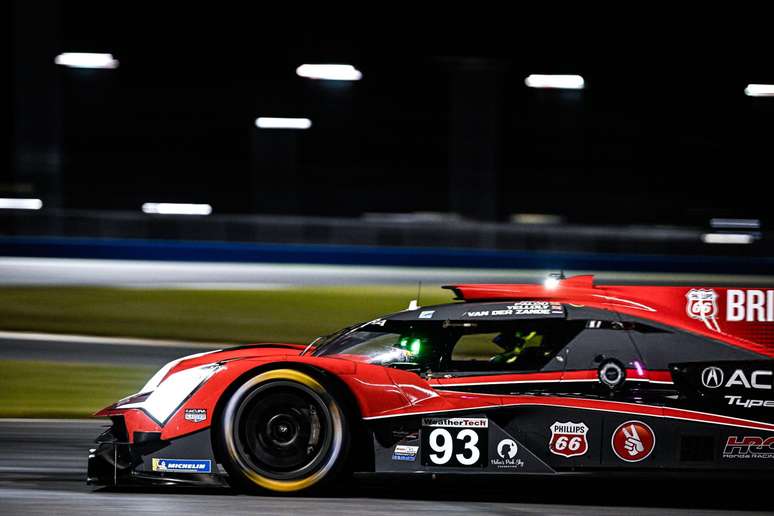 రెంగర్ వాన్ డెర్ జాండే మరియు నిక్ యెల్లోలీచే అకురా #93