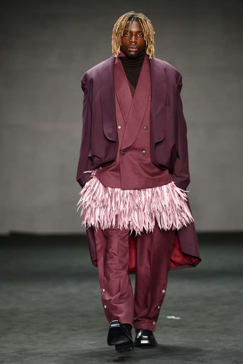 Desfile de Lucas Le&atilde;o 