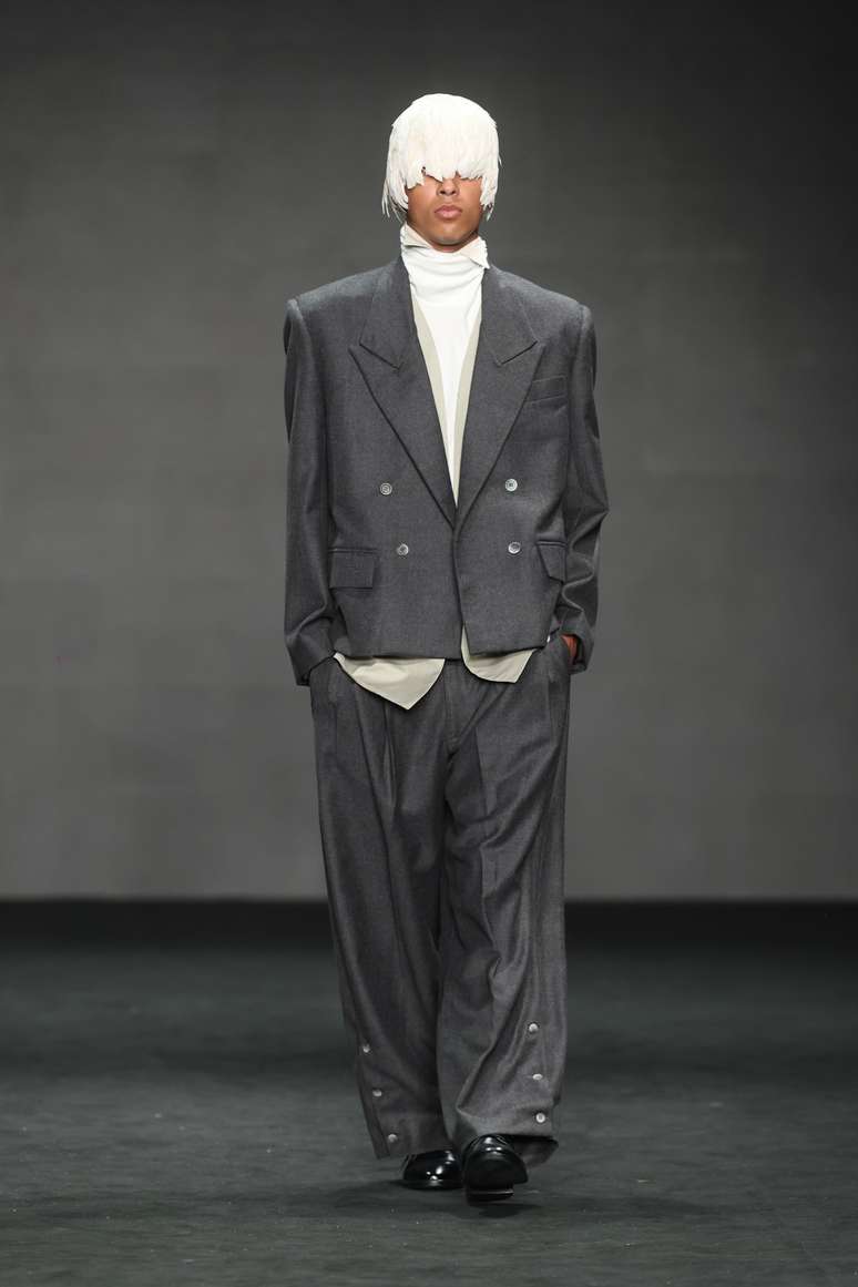 Desfile de Lucas Le&atilde;o 