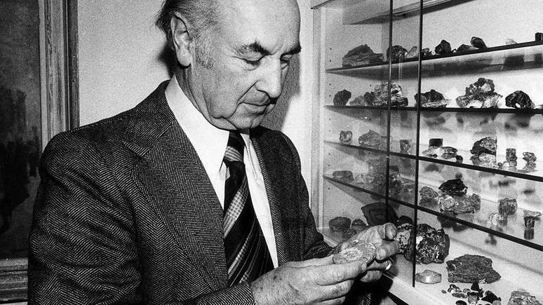 ஆல்பர்ட் ஹாஃப்மேன் ஏப்ரல் 1943 இல் தற்செயலாக LSDயின் மாயத்தோற்ற விளைவுகளைக் கண்டுபிடித்தார்.