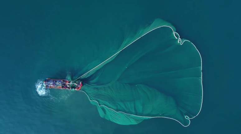 Tecnologias de limpeza ajudam, mas reduzir o uso de pl&aacute;stico &eacute; essencial para conter o problema na origem &ndash; Reprodu&ccedil;&atilde;o