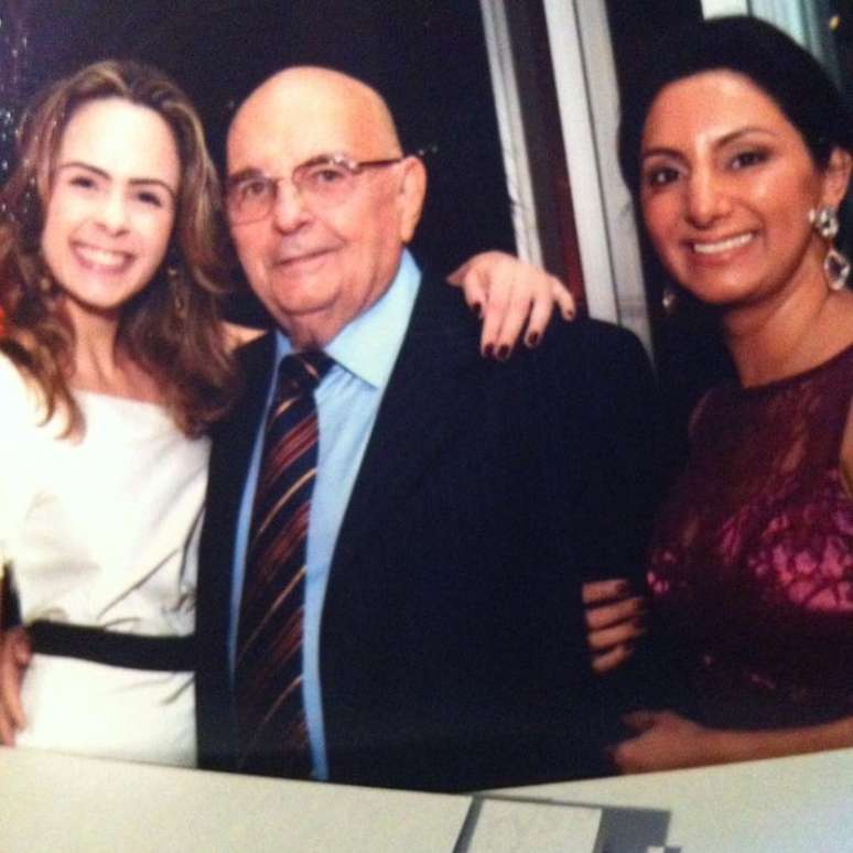 Gerardo Renault, Ana Paula e sua madrasta Ana