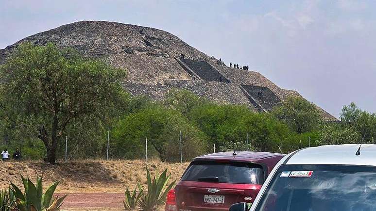 O ataque a tiros ocorreu em um dos n&iacute;veis superiores da pir&acirc;mide