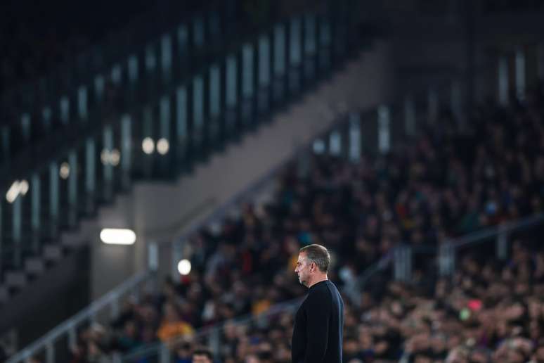 హన్సి ఫ్లిక్, బార్సిలోనా కోచ్, ఏప్రిల్ ప్రారంభంలో అట్లెటికో డి మాడ్రిడ్‌తో జరిగిన మ్యాచ్‌లో - 