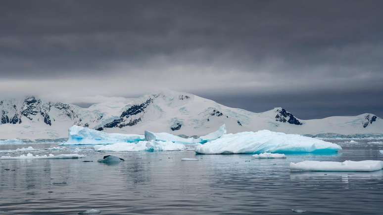 Diminui&ccedil;&atilde;o da camada de gelo gera preocupa&ccedil;&atilde;o