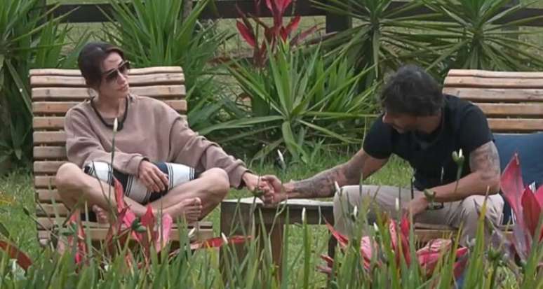 Michelle Barros e Shia Phoenix em 'A Fazenda'