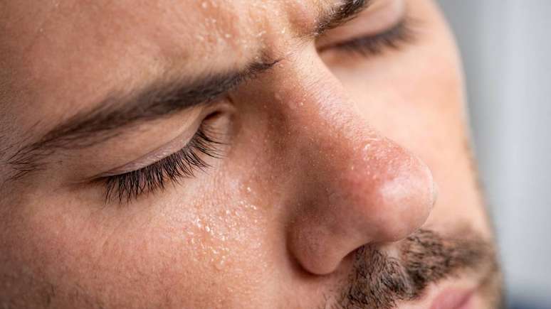 Calor esfria o corpo; ansiedade revela sinais qu&iacute;micos invis&iacute;veis &ndash; depositphotos.com / HayDmitriy