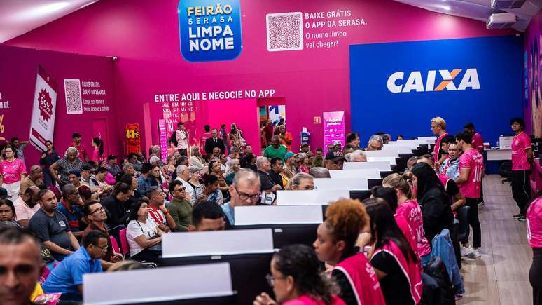 Quase 82 milh&otilde;es de brasileiros estavam inadimplentes em fevereiro, ou 49,9% da popula&ccedil;&atilde;o adulta, segundo dados da Serasa