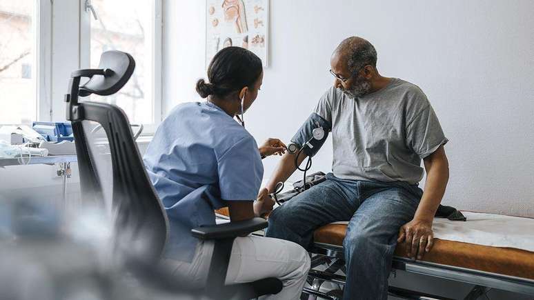 Seus efeitos para a dilui&ccedil;&atilde;o do sangue fizeram com que a aspirina fosse receitada para pessoas com alto risco de doen&ccedil;as cardiovasculares