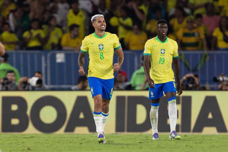 Bruno Guimaraes em partida da Sele&ccedil;&atilde;o Brasileira em setembro de 2025. 