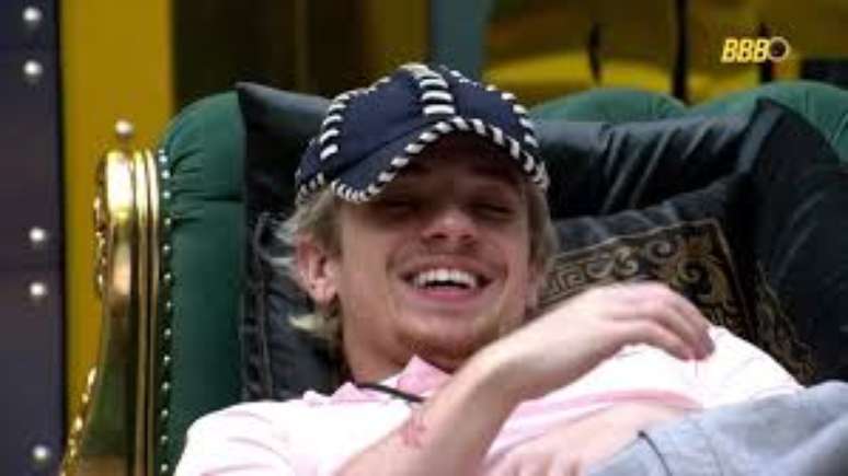 julianofloss usando Bon&eacute; FMMS Azul por @formmis ????️ R$ 439,90 #closet # juliano #julianofloss #closetjuliano #bbb