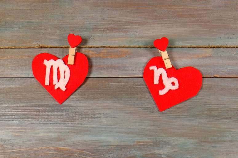 கன்னி மற்றும் மகரம் பொதுவான இலக்குகளால் வழிநடத்தப்படும் ஒரு திடமான மற்றும் முதிர்ந்த கூட்டாண்மையை உருவாக்குகின்றன 