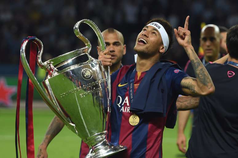 Entre diversos t&iacute;tulos, Neymar conquistou a Champions League pelo Barcelona.