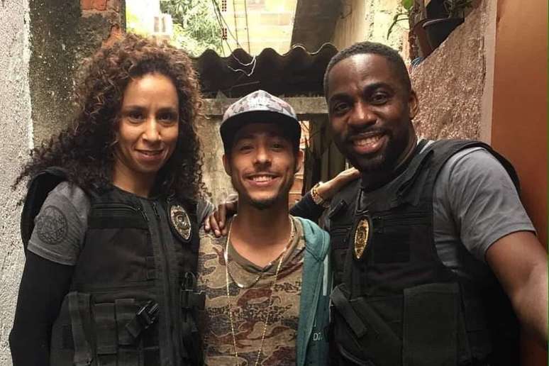 Talita Carauta, Peter Brand&atilde;o e L&aacute;zaro Ramos no set de Impuros