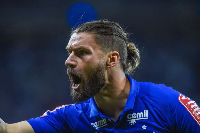 Rafael S&oacute;bis em partida pelo Cruzeiro, em 2017 