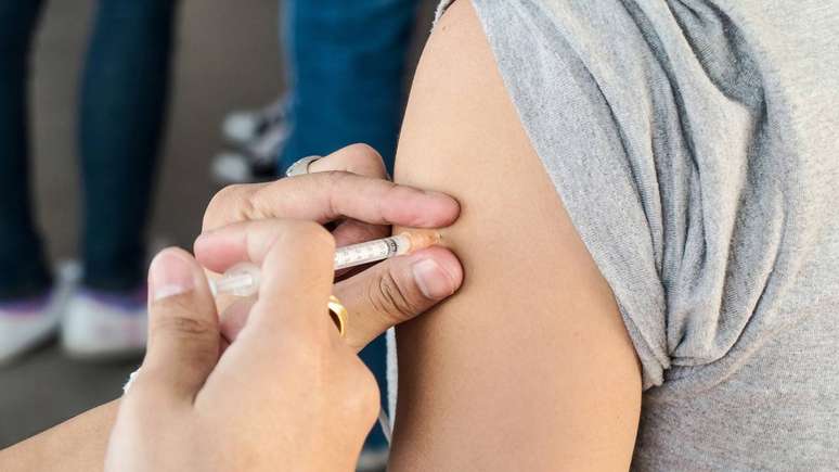 Ensaios cl&iacute;nicos iniciais indicam que vacinas de mRNA podem reduzir o risco de recorr&ecirc;ncia em alguns tipos de c&acirc;ncer &ndash; depositphotos.com / chok02@hotmail.com