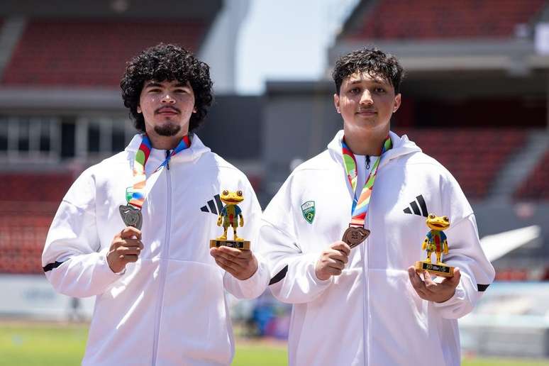 Prata e bronze no lan&ccedil;amento do martelo (Bruno Ruas/COB)