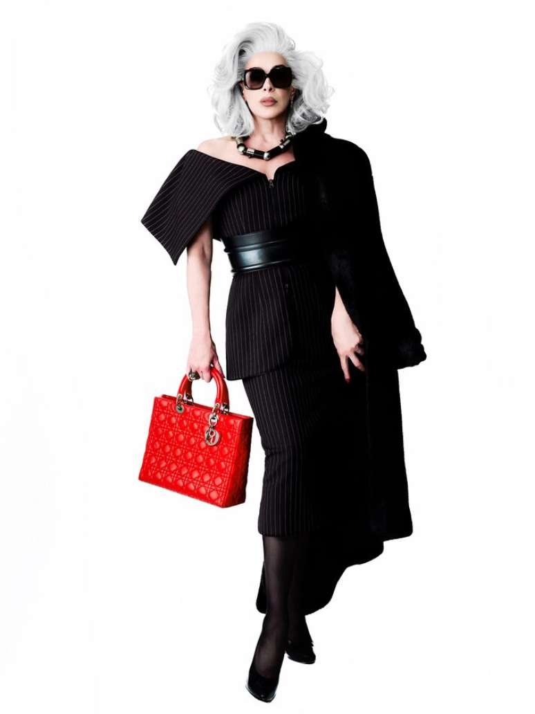 A atriz e produtora Claudia Raia se prepara-se para voltar ao mundo fashion no espet&aacute;culo 'O Diabo Veste Prada - Um Novo Musical', que estreia em fevereiro de 2027 no Teatro Santander, em S&atilde;o Paulo.