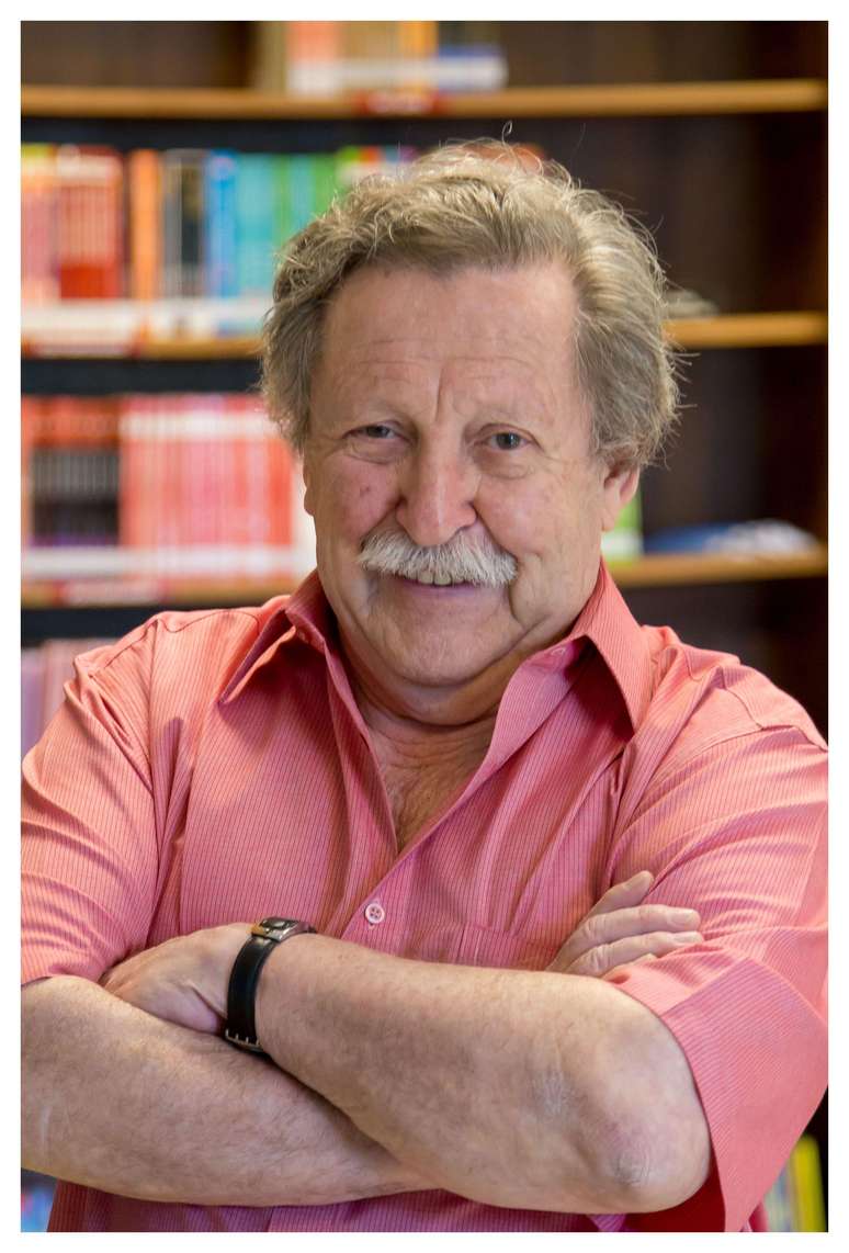 Pedro Bandeira escreveu um livro sobre Sherlock Holmes e se prepara para lan&ccedil;ar o segundo sobre o detetive