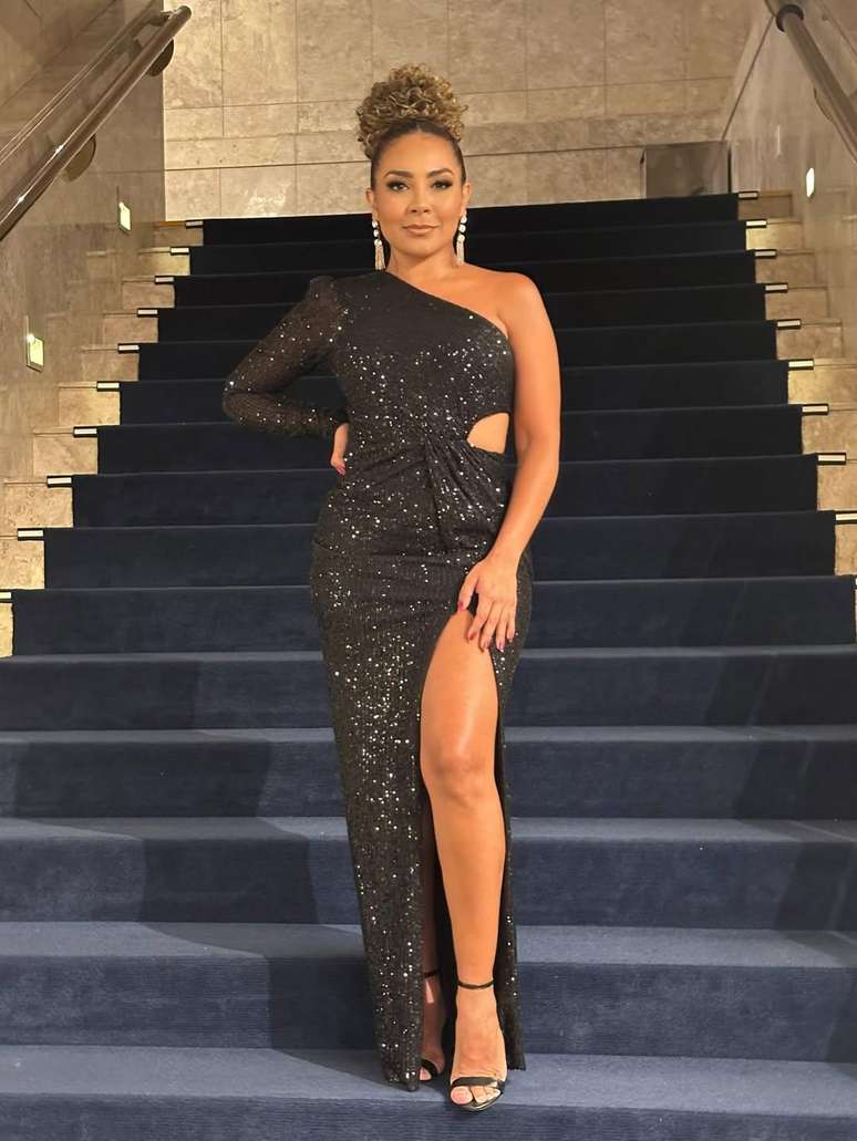 Mulher negra. Analu Pimenta.