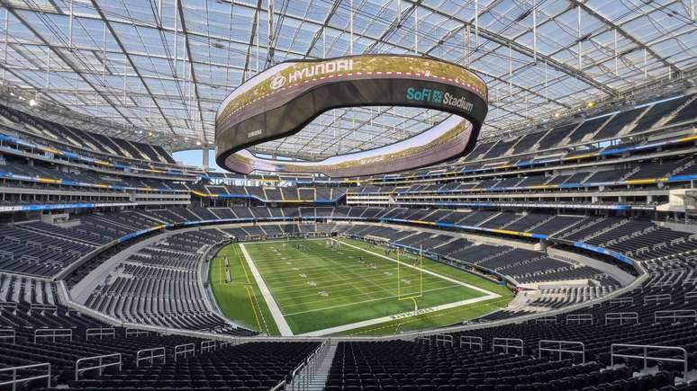 Em est&aacute;dios hiperinteligentes, cada curva &eacute; desenhada para conduzir o som com precis&atilde;o milim&eacute;trica &ndash; depositphotos.com / j.hendrickson3