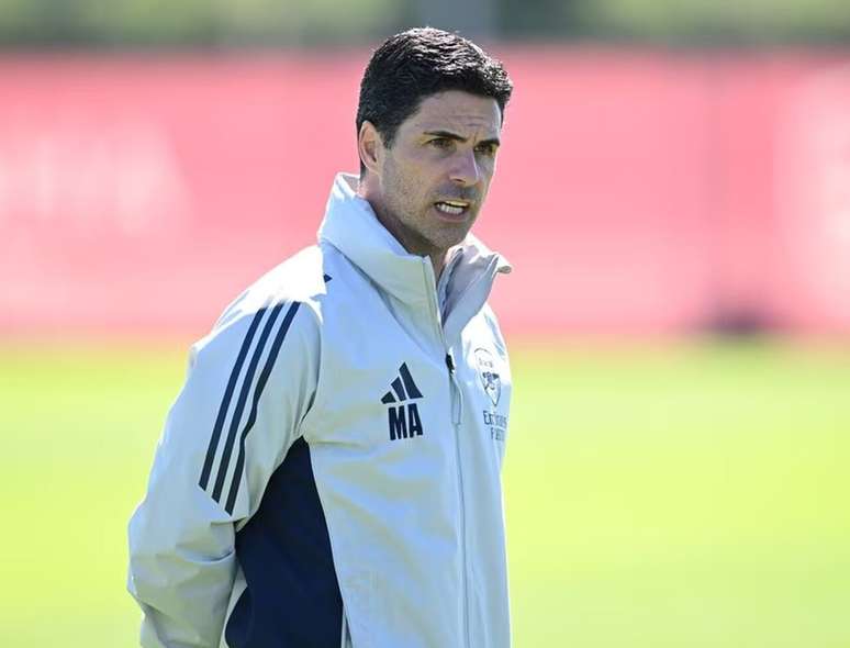 Mikel Arteta durante atividade no CT do Arsenal &ndash;