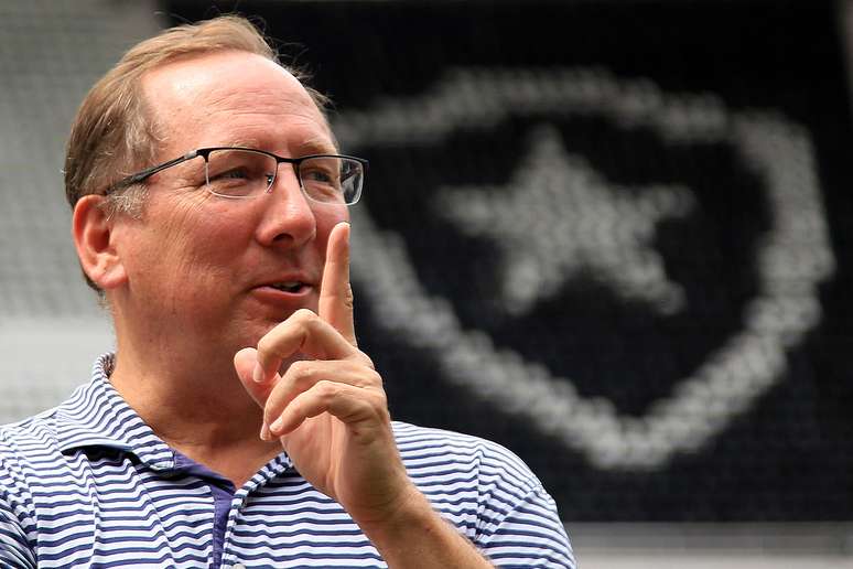 John Textor foi afastado do comando da SAF Botafogo 