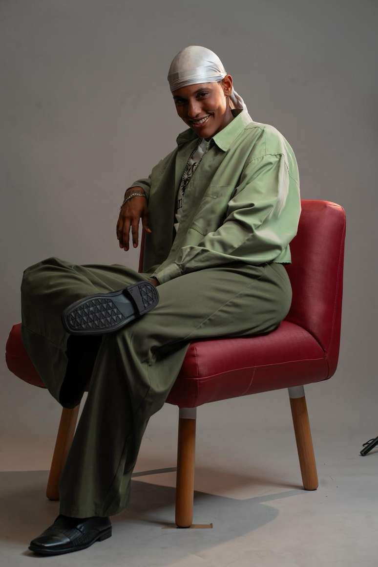 O artista Dominic Tomi