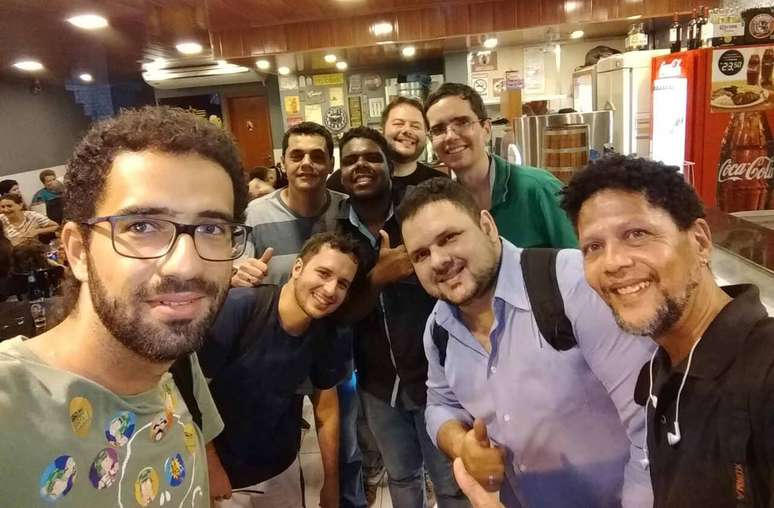 Aurino na companhia de colegas de profiss&atilde;o do Di&aacute;rio Lance! &ndash;