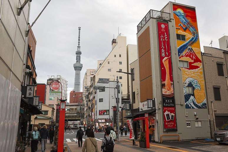 A economia japonesa atravessa anos de crescimento limitado e envelhecimento demogr&aacute;fico