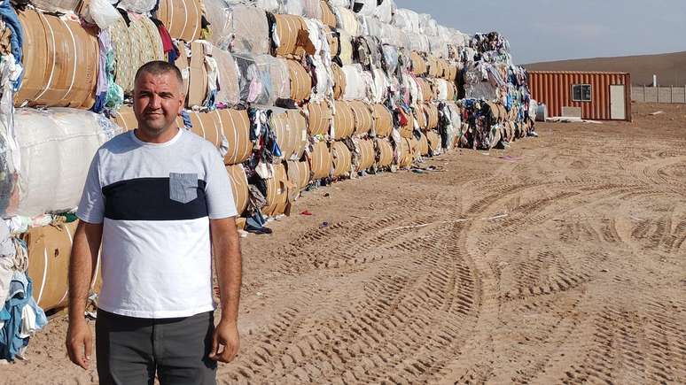 Bekir Conkur est&aacute; construindo uma f&aacute;brica para reciclar as roupas indesejadas