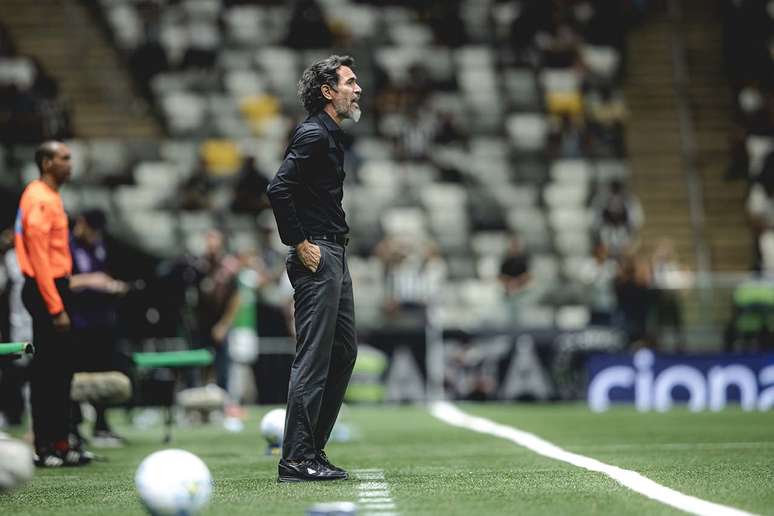 Vit&oacute;ria contra o Cear&aacute; pela Copa do Brasil deu sobrevida a Eduardo Dom&iacute;nguez no Galo &ndash;