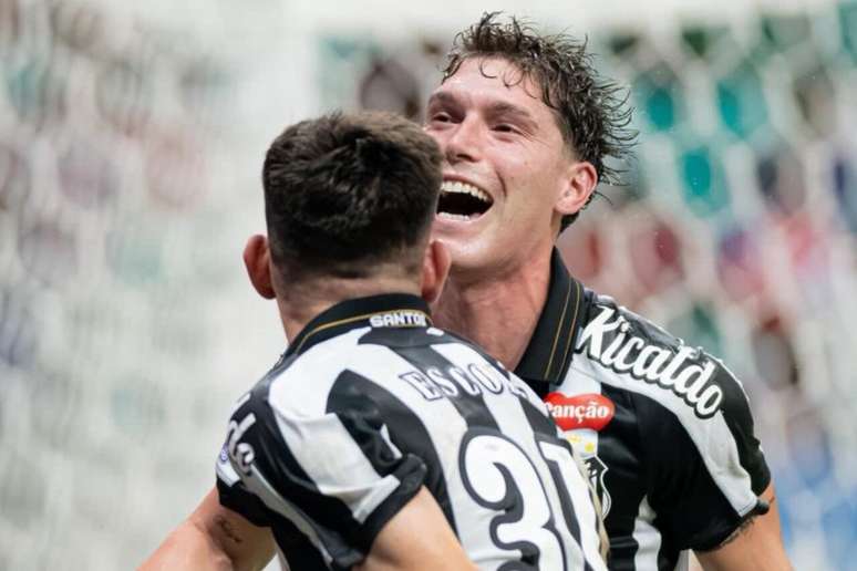 Rollheiser marcou os dois gols do empate do Santos contra o Bahia &ndash;