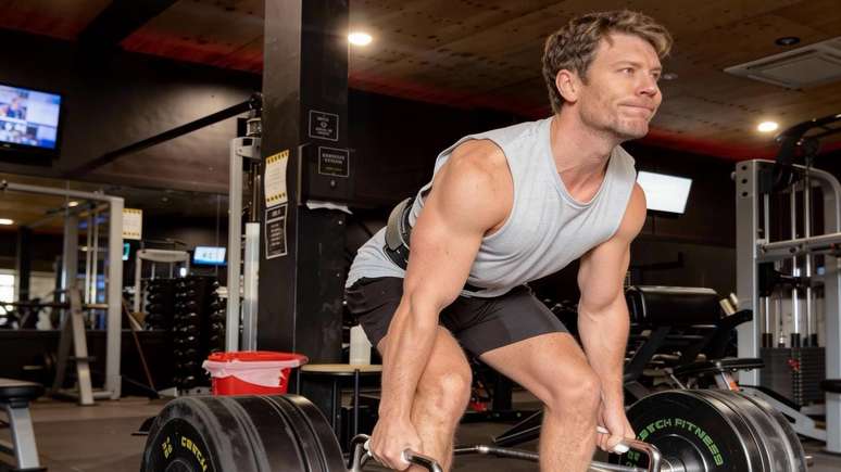 O m&eacute;dico Michael Mrozinski diz que algumas tend&ecirc;ncias de masculinidade se transformaram em um "grande monstro"