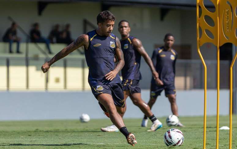 Vinícius Paiva CT డో టైగ్రే డో వేల్ వద్ద రైళ్లు –