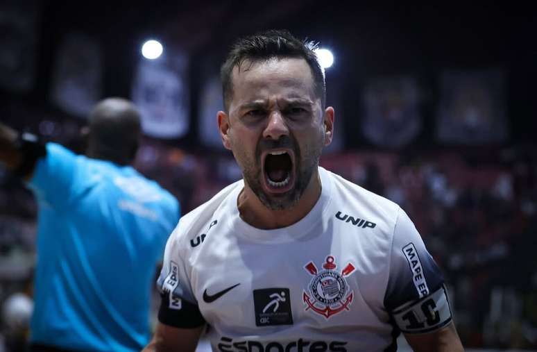 Deives &eacute; &iacute;dolo do Corinthians Futsal &ndash;