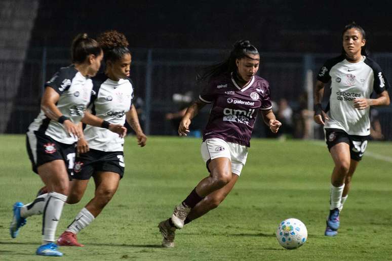 Corinthians e Ferrovi&aacute;ria mediram for&ccedil;as na noite desta sexta-feira (24), no Parque S&atilde;o Jorge, pelo Brasileir&atilde;o Feminino &ndash;