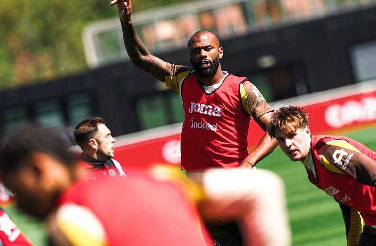 Brasileiro Igor Thiago &eacute; o vice-l&iacute;der da Premier League, com 21 gols &ndash;