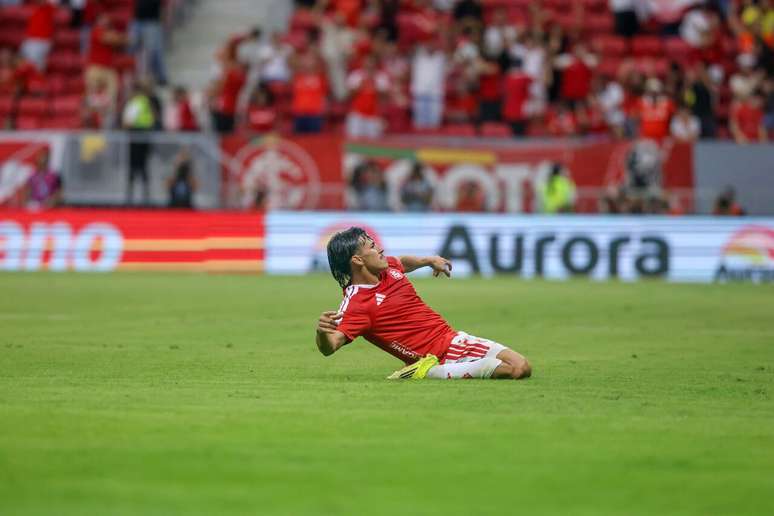 Bernabei em comemora&ccedil;&atilde;o de gol pelo Internacional &ndash;