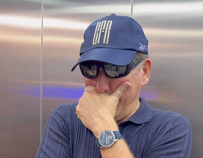 Textor tenta se disfar&ccedil;a entre torcedores do Botafogo &ndash;