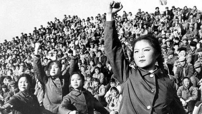 Muitos pais chineses de hoje em dia viveram os tumultuados tempos da Revolu&ccedil;&atilde;o Cultural (1966-1976)