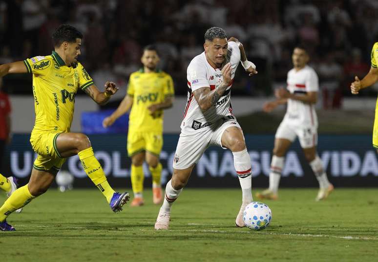 Luciano marca de novo e S&atilde;o Paulo vence o Mirassol &ndash;
